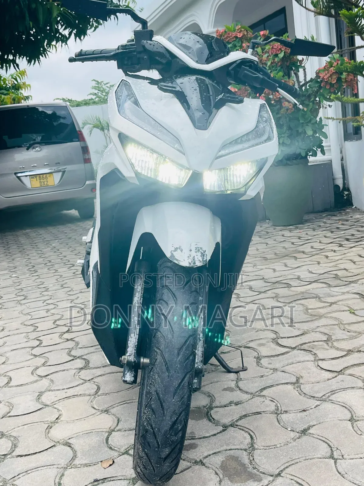 Honda CB 2025 White