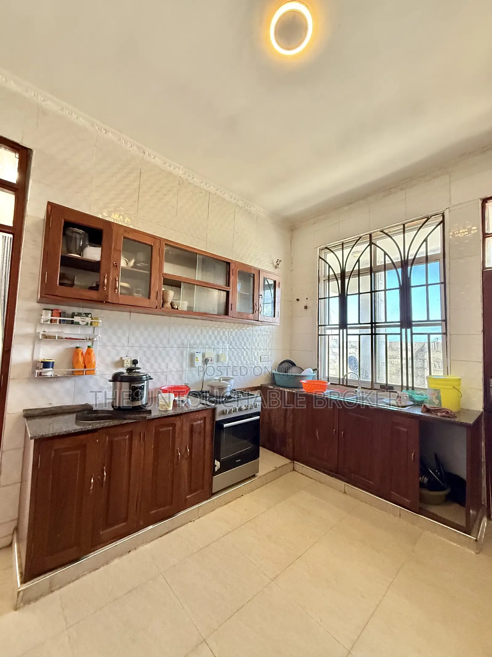 5bdrm House in Kigamboni Mwembe for sale