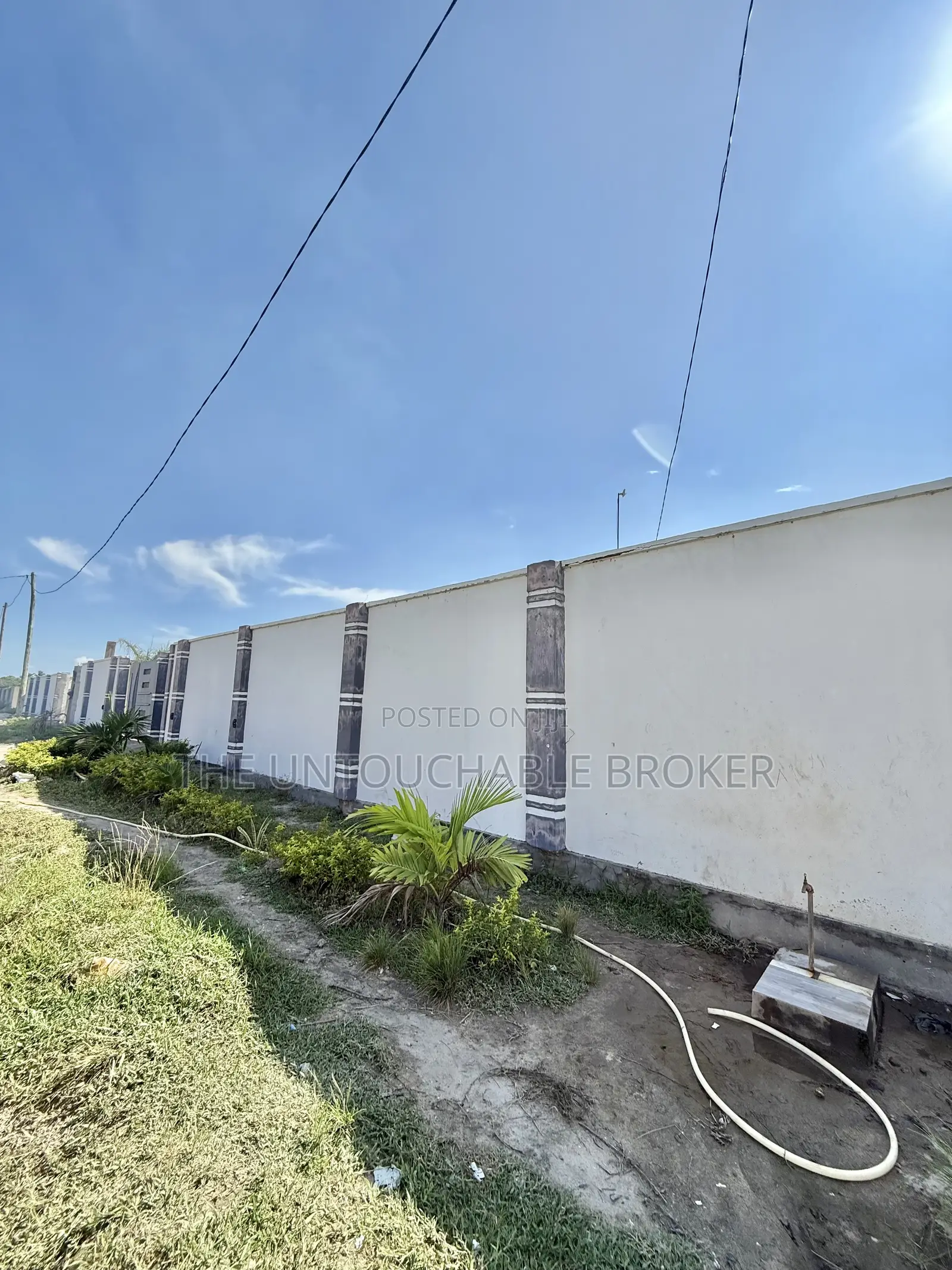 5bdrm House in Kigamboni Mwembe for sale