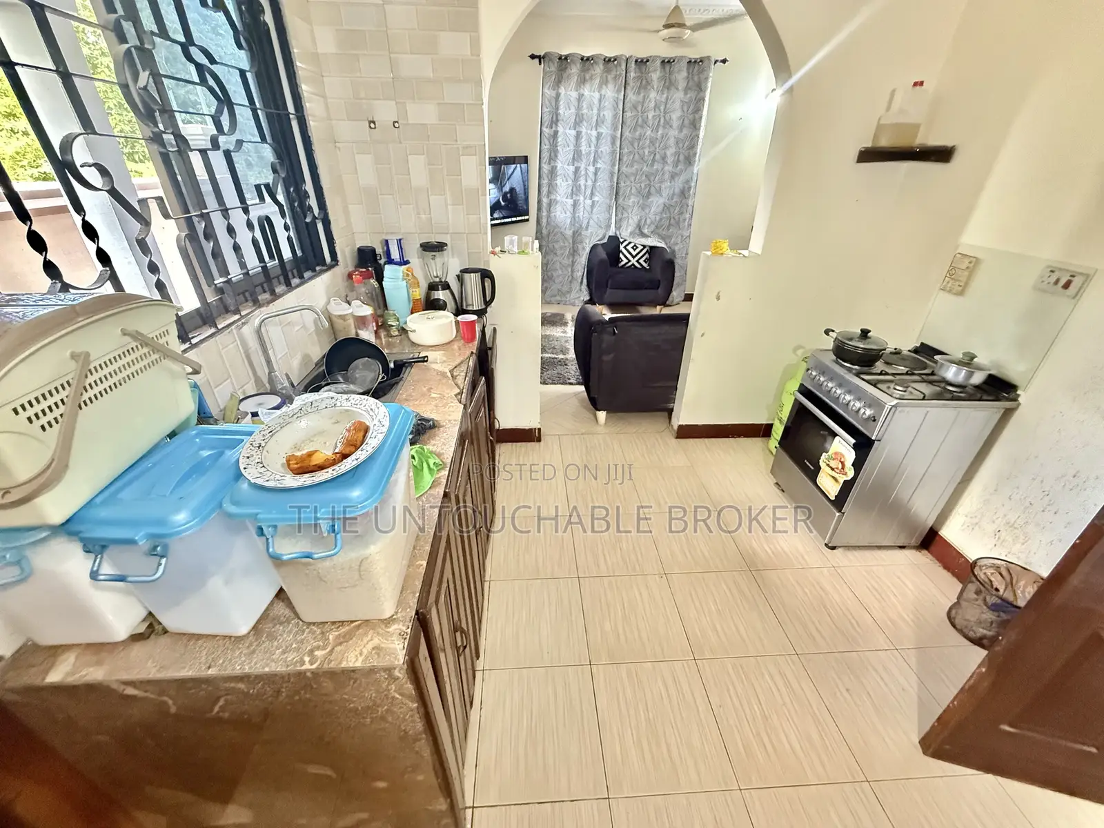 6bdrm Apartment in Salasala Kwa Mtenga, Mbezi Beach for sale