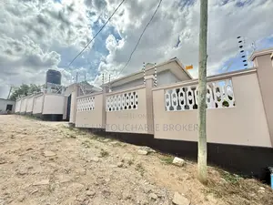 6bdrm Apartment in Salasala Kwa Mtenga, Mbezi Beach for sale
