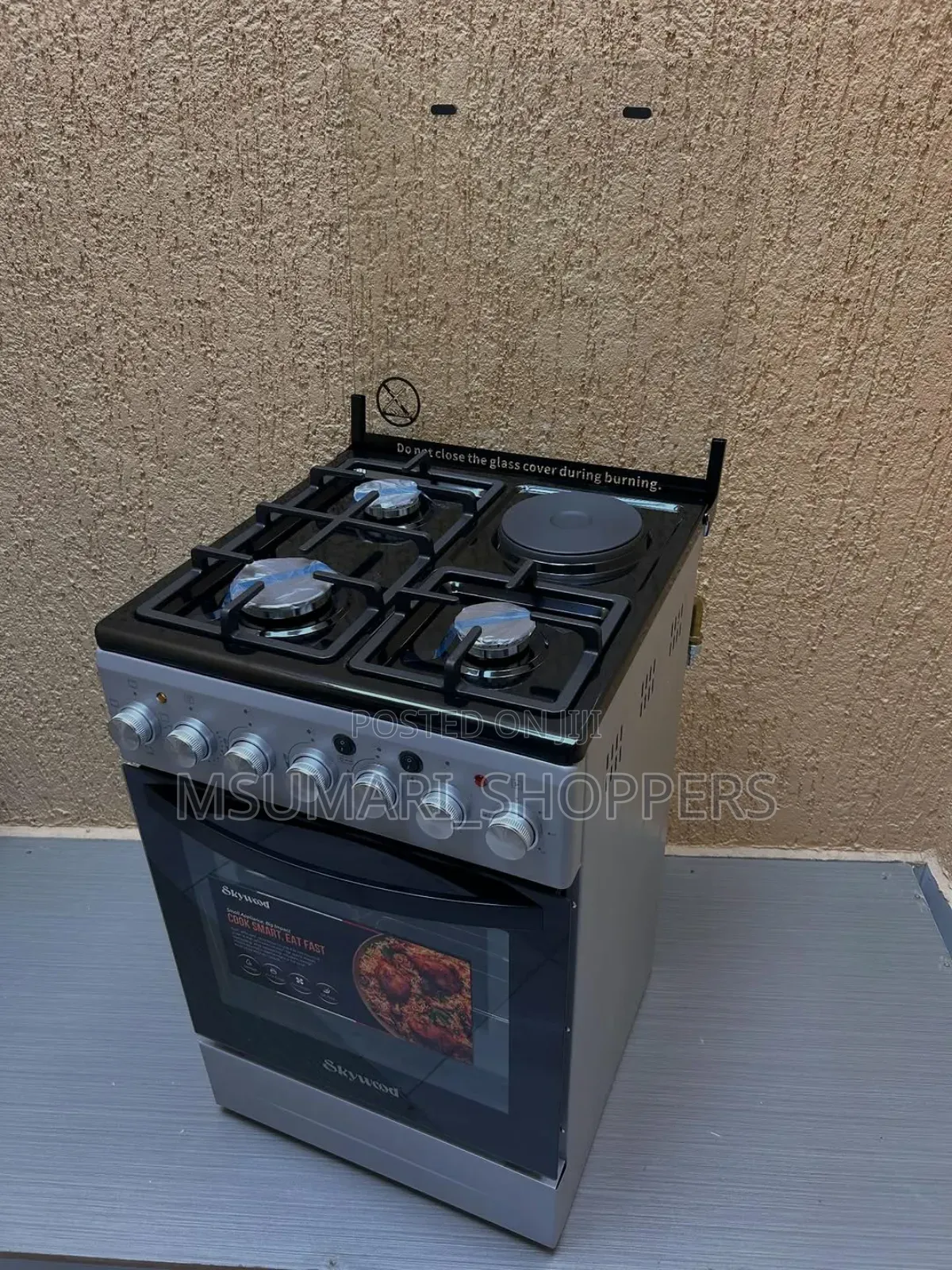 Jiko Zakupikia Plate 3 Gas , 1 Umeme Na Oven ( Offaa 550,000/= )
