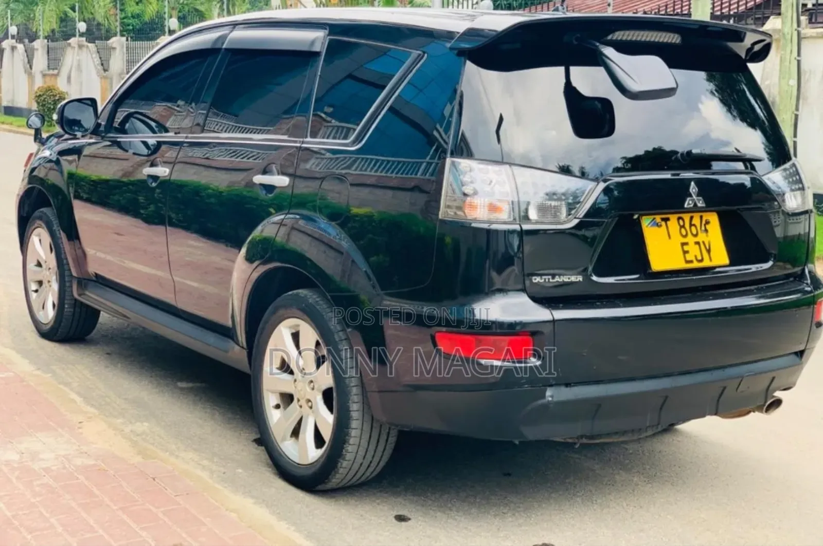 Mitsubishi Outlander 2010 Black