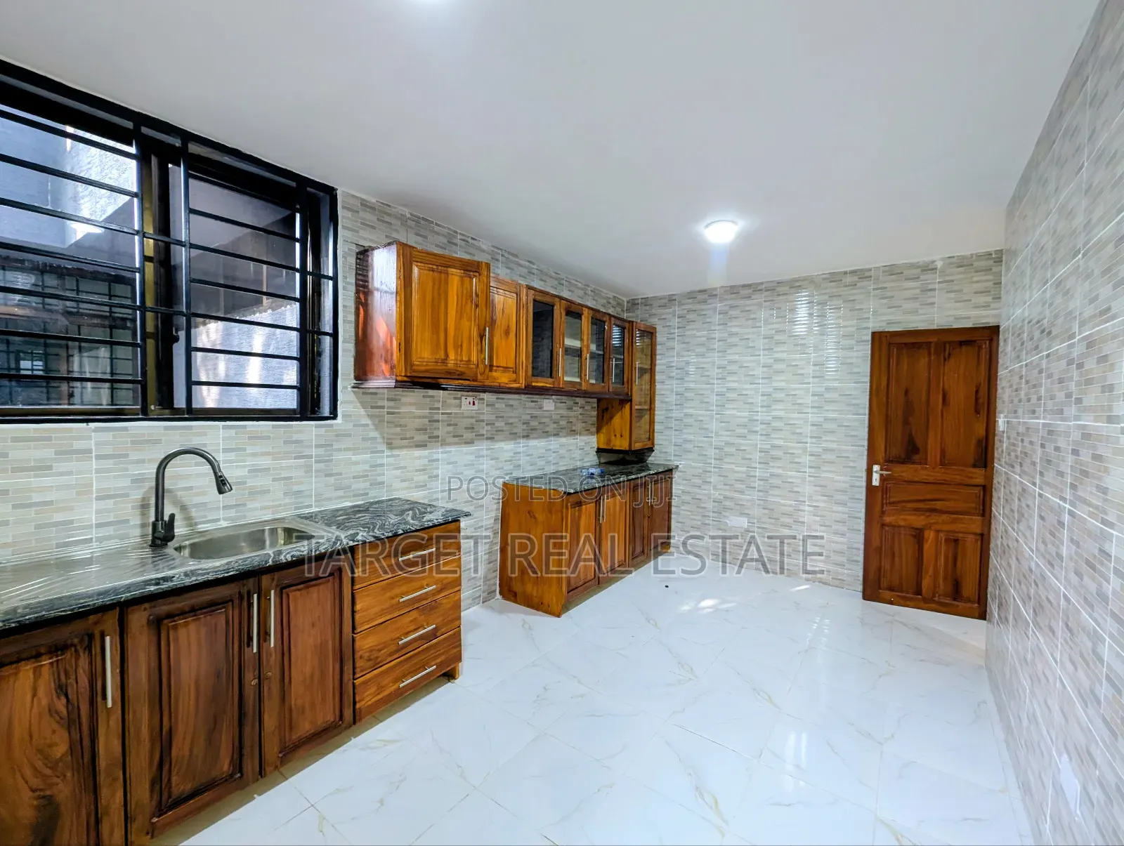 7bdrm Villa in Masaki for rent