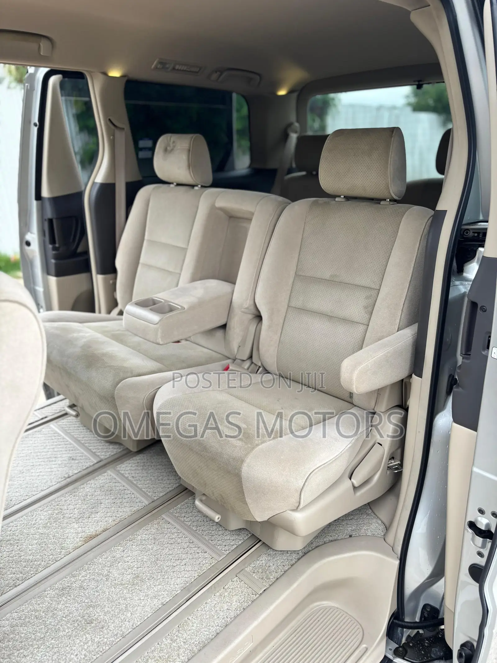 Toyota Alphard 2.4 Petrol FWD 2005 Black