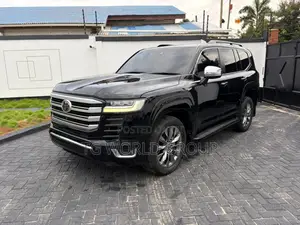 Toyota Land Cruiser LC300 2023 Black