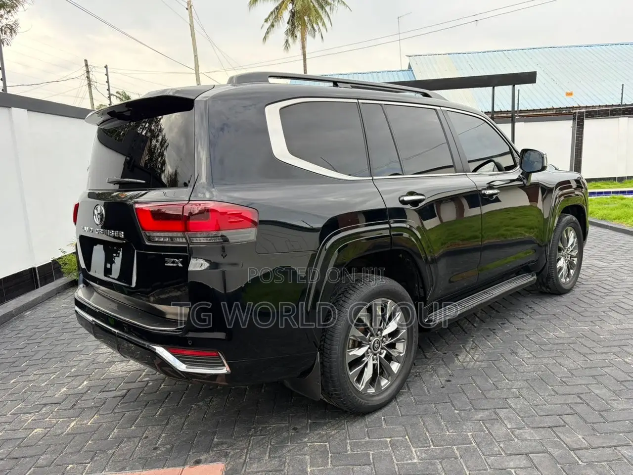 Toyota Land Cruiser LC300 2023 Black