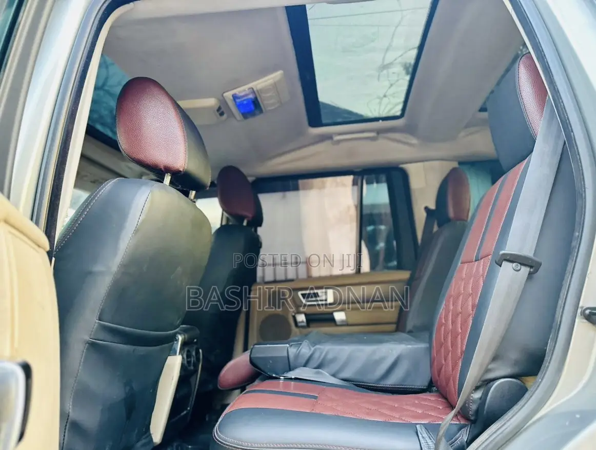 Land Rover Discovery 2011 Silver