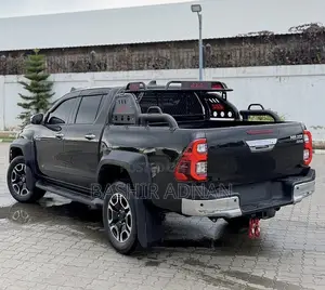 Toyota Hilux 2023 Matt Black