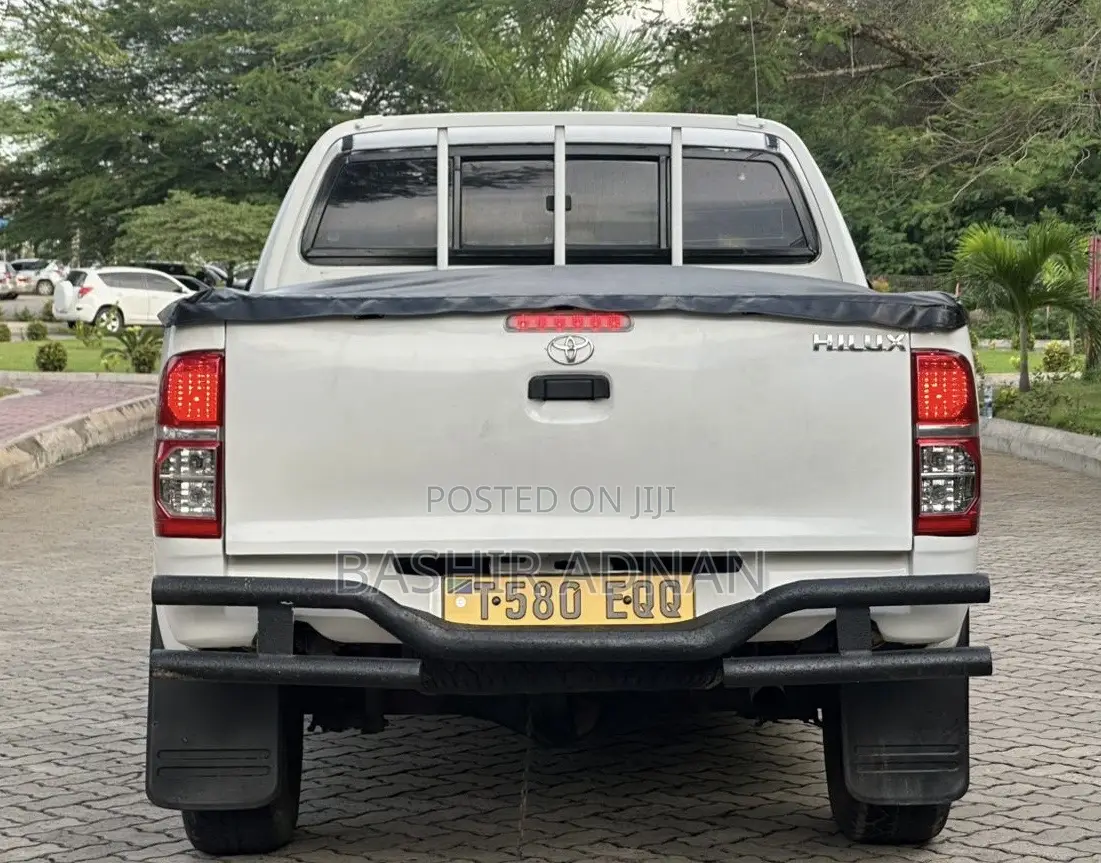 Toyota Hilux 2009 White
