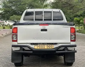 Toyota Hilux 2009 White