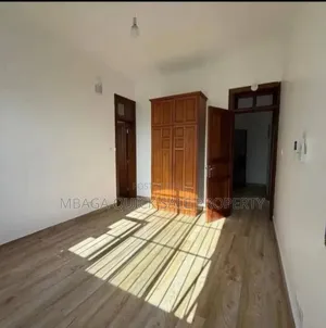 4bdrm House in Oyster Bay for sale