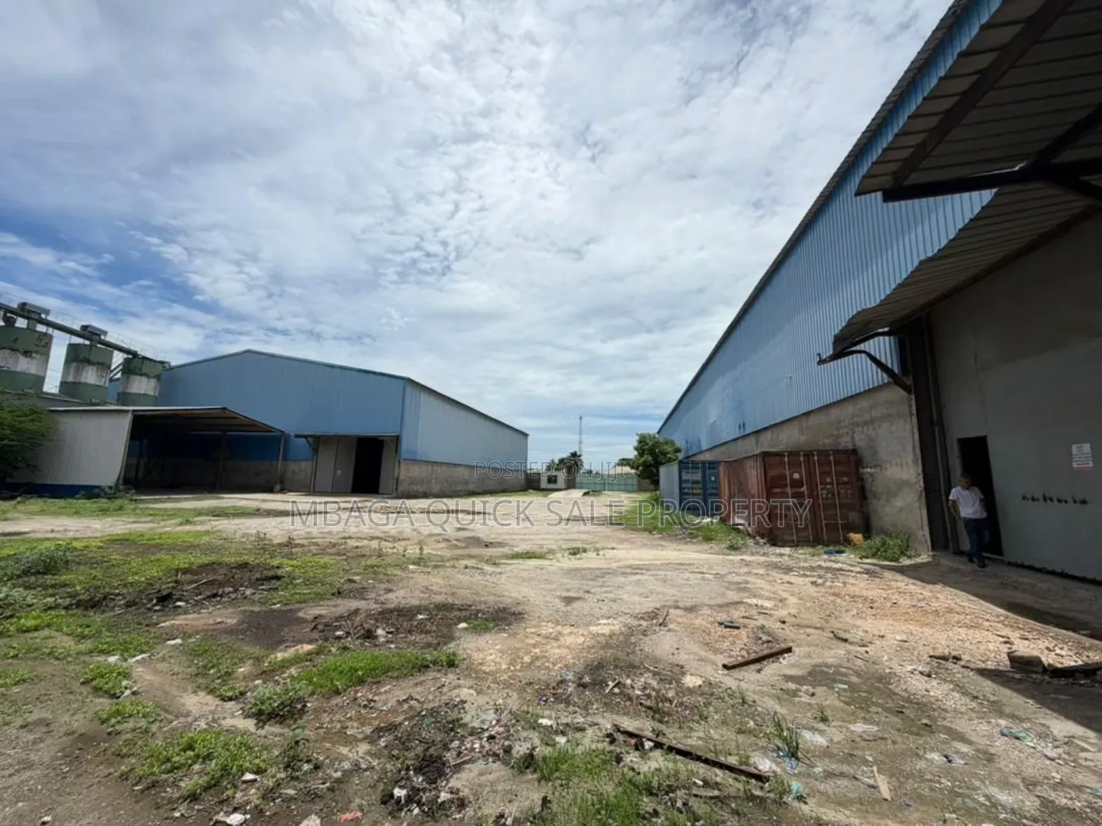 Godown Area SQM 2700_1600 for Sale at Mbagala Zakiem