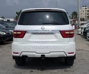 Nissan Patrol 2022 White