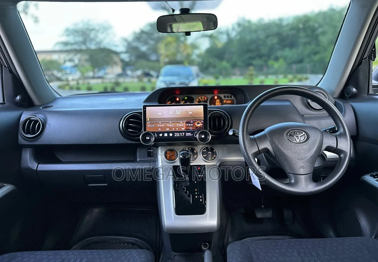 Toyota Corolla Rumion Hatchback 1.5 FWD 2009 Black