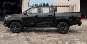 Toyota Hilux 2022 Matt Black