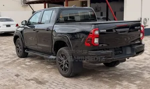 Toyota Hilux 2022 Matt Black