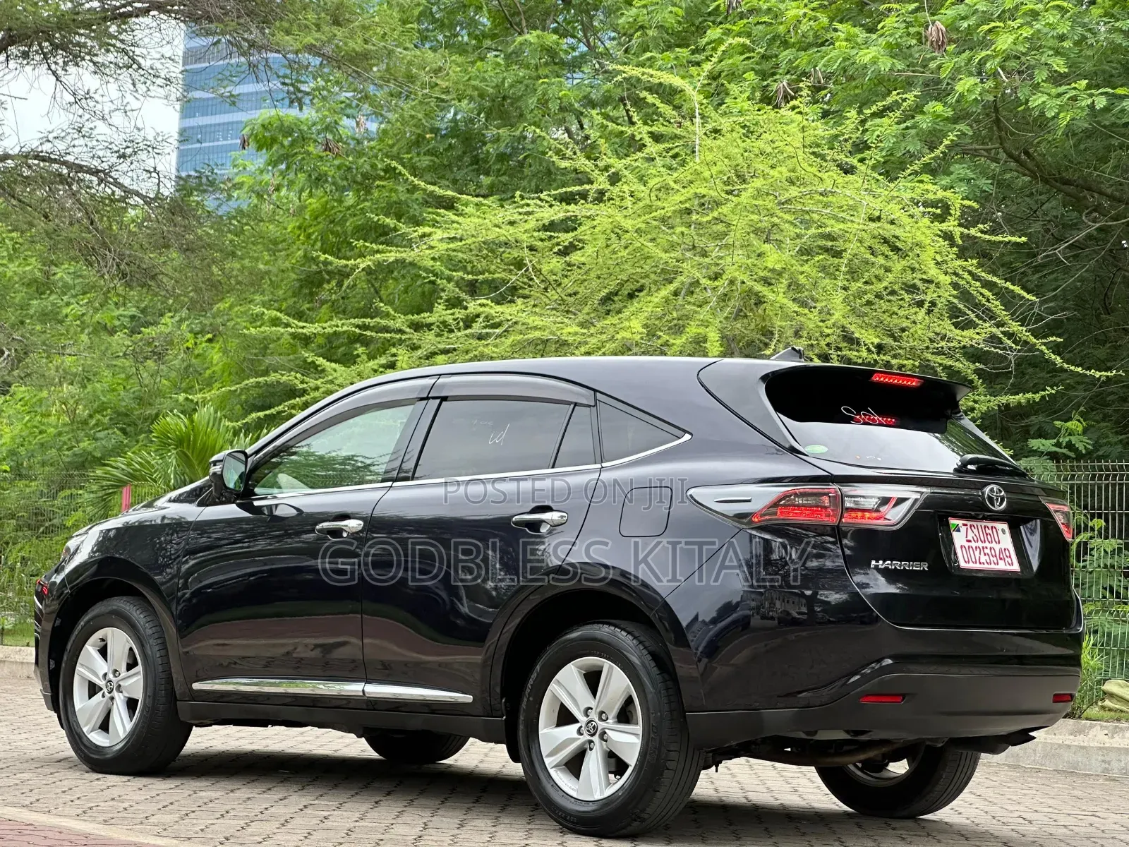 Toyota Harrier 2.0 2014 Black