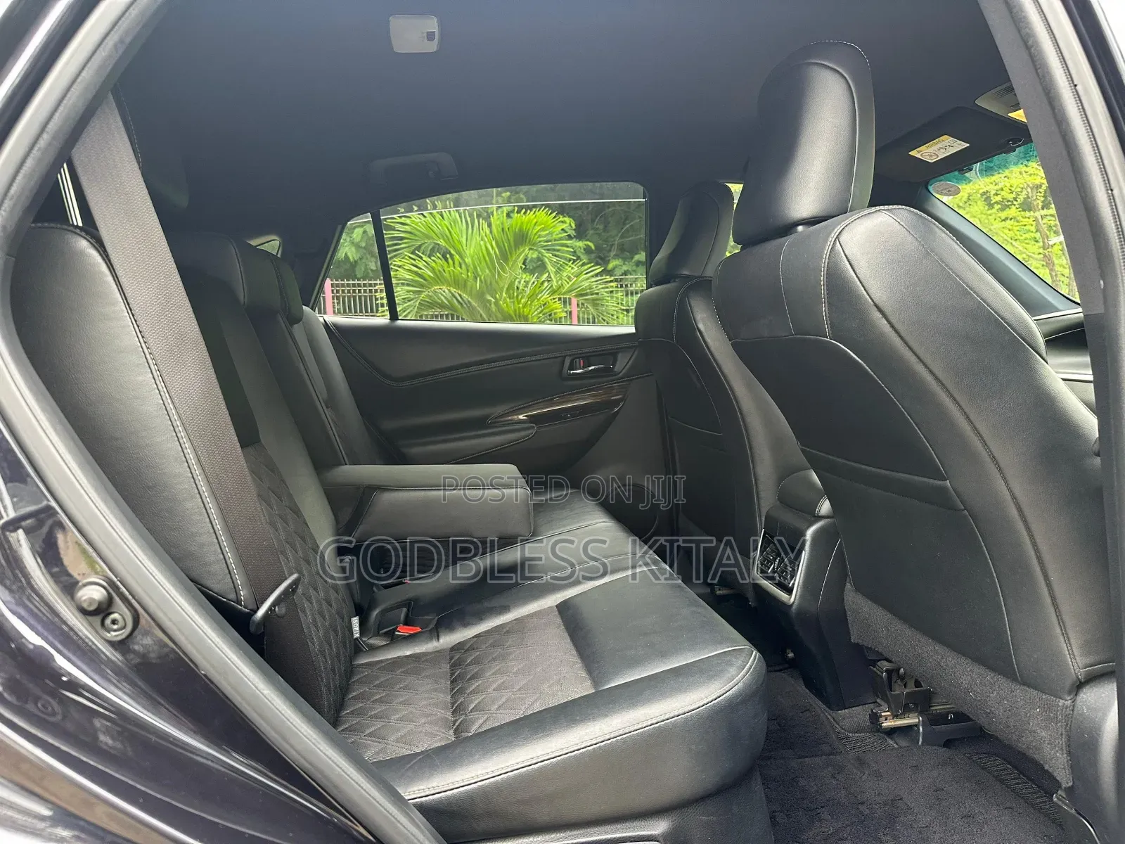 Toyota Harrier 2.0 2014 Black