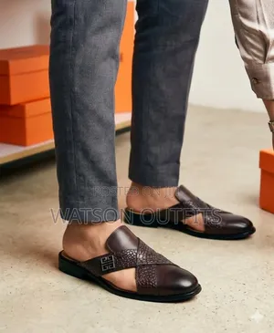 Fendi Brand New Materials Stylish and Quality Men's Leather Mules