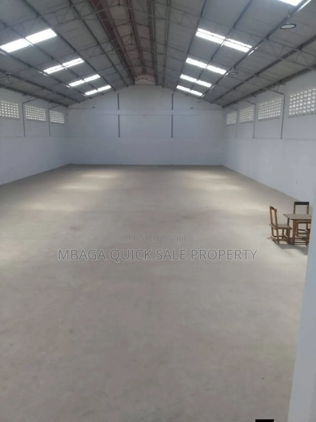 Godown With Office Space Area SQM 1000 for Rent at Jet Airport