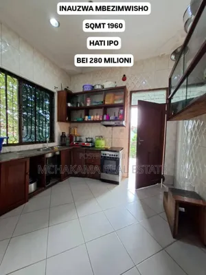 5bdrm Block of Flats in Mchakama Real Estate, Mbezi for sale