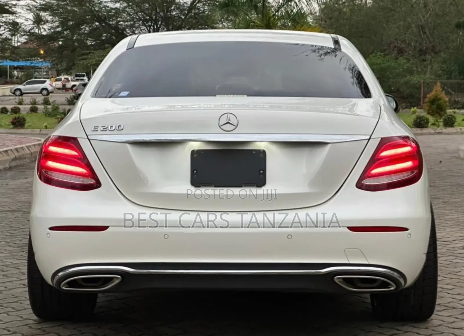 Mercedes-Benz E200 2016 Pearl