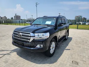 Toyota Land Cruiser 4.6 V8 ZX 2017 Black