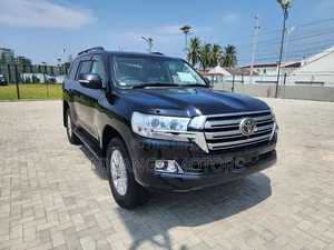 Toyota Land Cruiser 4.6 V8 ZX 2017 Black
