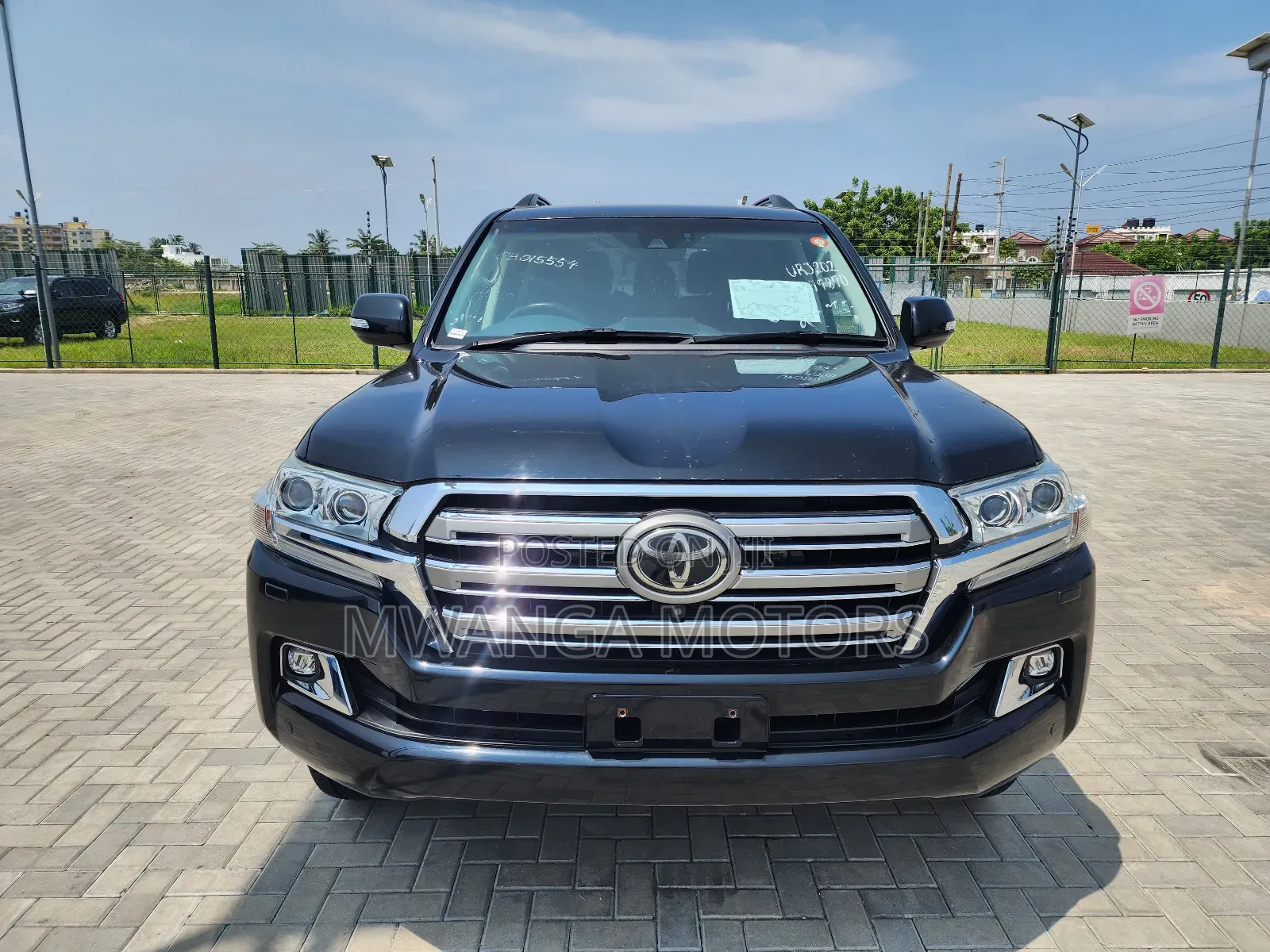 Toyota Land Cruiser 4.6 V8 ZX 2017 Black