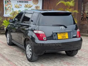 Toyota IST 2005 Black