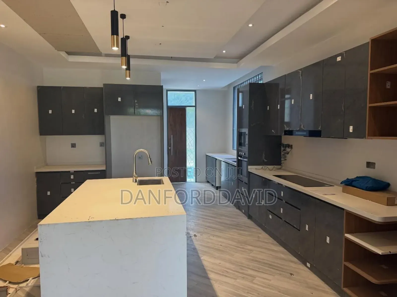 5bdrm House in Kahwa Resl Estate, Mbezi Beach for sale