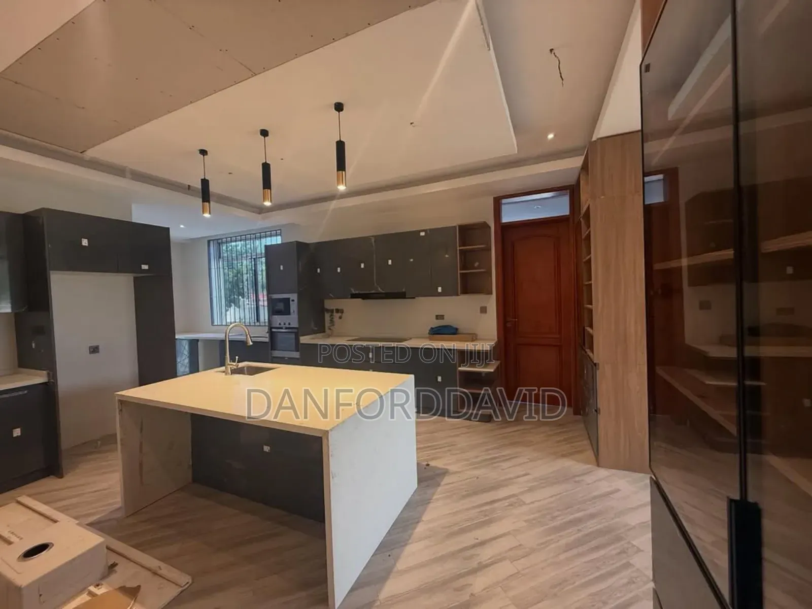 5bdrm House in Kahwa Resl Estate, Mbezi Beach for sale