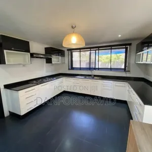 5bdrm House in Kahwa Real Estate, Masaki for sale