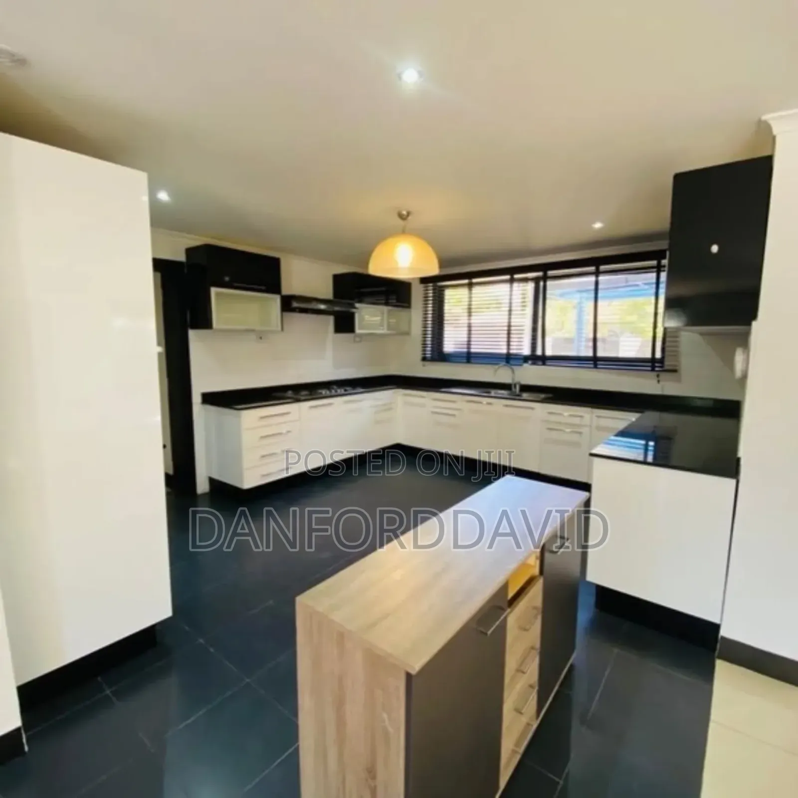 5bdrm House in Kahwa Real Estate, Masaki for sale