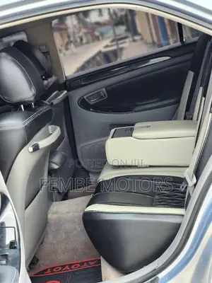 Toyota Crown Royale 2005 Blue