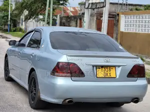 Toyota Crown Royale 2005 Blue