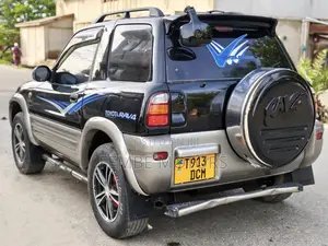 Toyota RAV4 Automatic 2000 Black