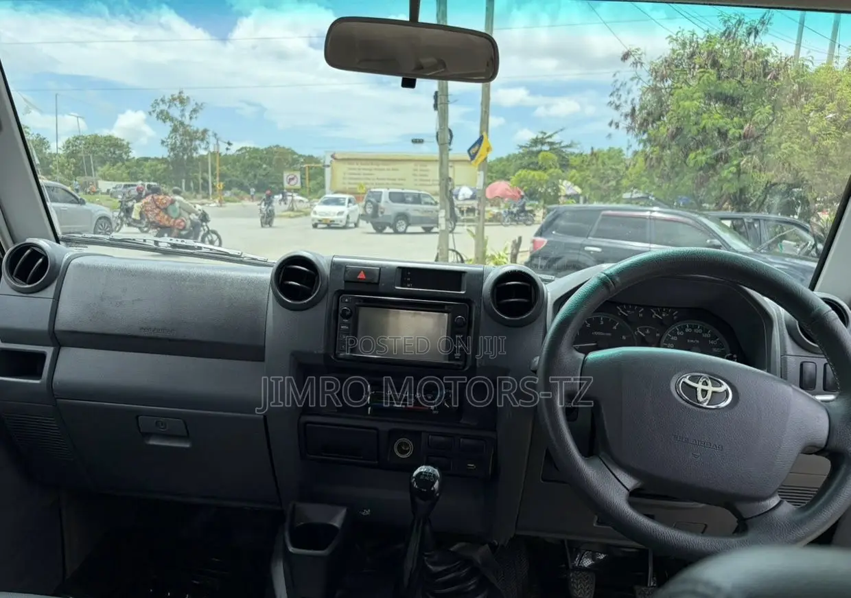 Toyota Land Cruiser 2022 Gray