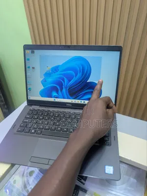 Laptop Dell Latitude 5300 8GB Intel Core i5 SSD 256GB