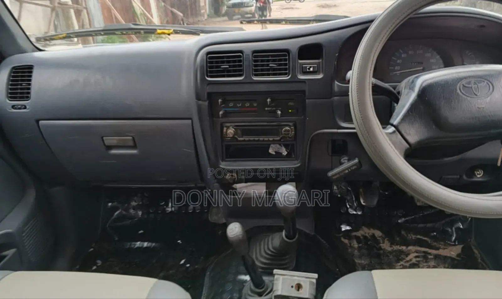 Toyota Hilux 2.5 Cab 2005 White