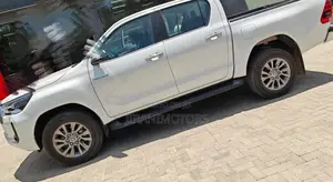 New Toyota Hilux 2025 White