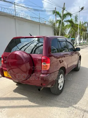 Toyota RAV4 1.8 2005 Red