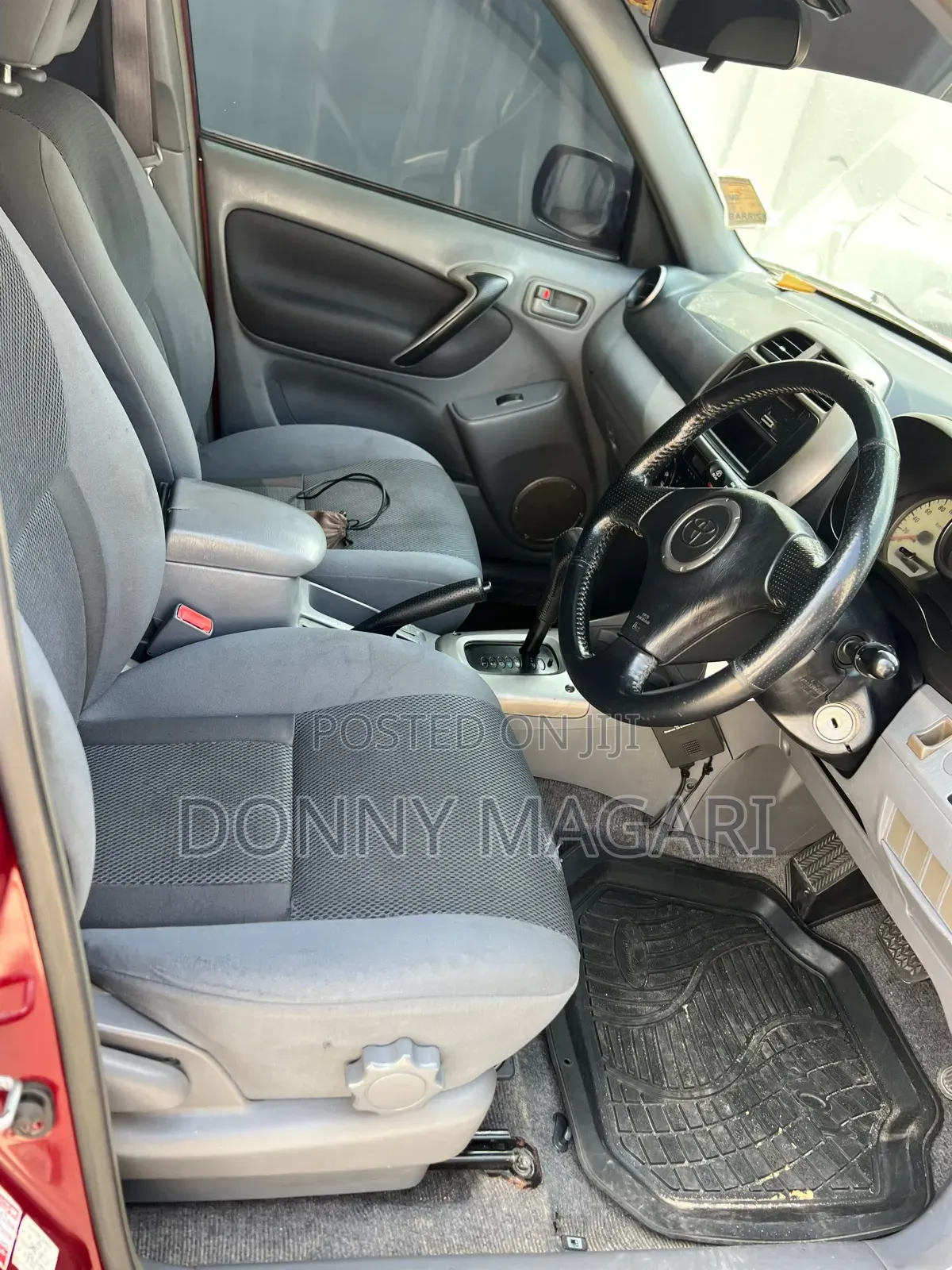 Toyota RAV4 1.8 2005 Red