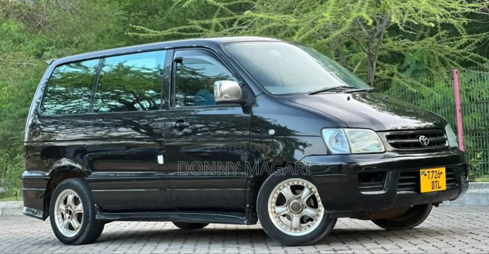 Toyota Noah 2002 Black