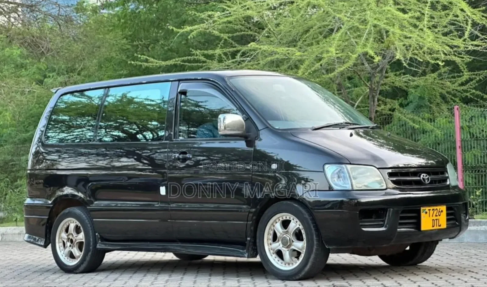Toyota Noah 2002 Black