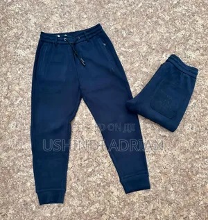 Tracksuit Za Kisasa–Muonekano Wa Kiwango Cha Juu!