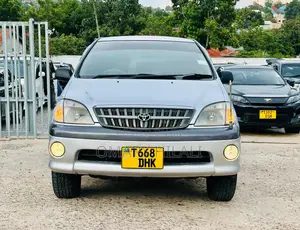 Toyota Nadia 2000 Silver