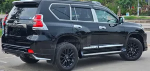 Toyota Land Cruiser Prado 2.8 2022 Gold