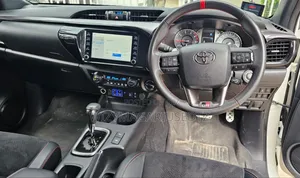 Toyota Hilux 2023 White